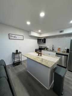 DT Dallas l 2BD PINK Paradise l 5 Min from Love Field - Dallas - 2