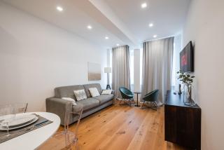 Duomo Area Luxury Design & Netflix Mood - Milan - 1