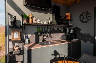 Panorama Glass Lodge WEST - 8