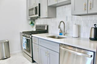 15 Minutes From Manhattan 2-Bedroom Apartment in LIC Astoria Queens - - 5