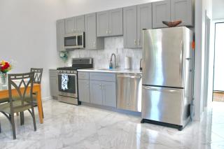 15 Minutes From Manhattan 2-Bedroom Apartment in LIC Astoria Queens - - 4