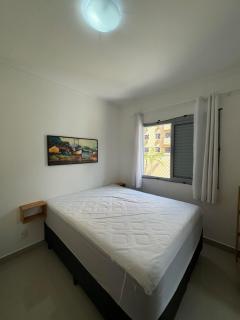 Apartamento em Ubatuba 350m da praia das Toninhas -2 quartos, piscina, varanda gourmet com churrasqueira, ar condicionado, cozinha completa, duas garagens - Ubatuba - 7