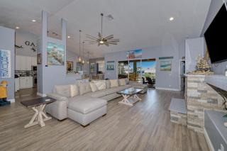 Gorgeous, One-Story, Open-Concept Home with 2,791sqft, Smart TVs, 8 Bikes, Heated Pool with Waterfall, Fishing and Beach Gear, Baby Essentials, Dog Friendly! Gulf of Mexico Access! - Cape Coral - 8