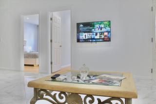 2-Bedroom Apartment 15 Minutes From Manhattan in LIC Astoria Queens - - 2