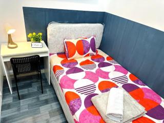 Magnificent Partition Room in Barsha Heights Tecom - 0