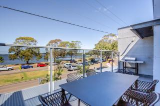 Luxe 3BR Waterfront Townhouse on the Esplanade - Paynesville - 8
