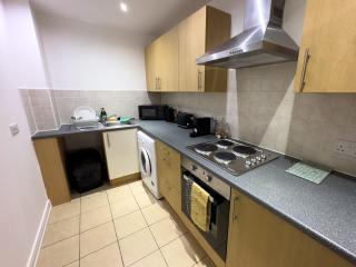 Stylish City Centre Flat - Balcony and Parking - 7