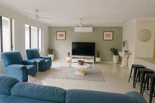 Tropical 4 Bedroom, 2 Bathroom, Pool Home - Ross River - 0
