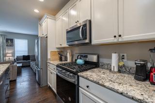 Spacious 4BR House with Private Garage - Washington, D.C. - 1