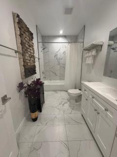 Stunning Guest House in West Hills California - - 5