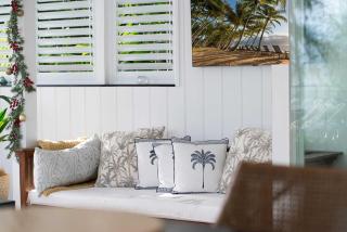Oceans Edge Beach Front Home on Holloways Beach - Holloways Beach - 2