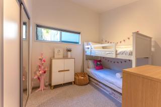 Queen of the Bay by Waiheke Pure - 8