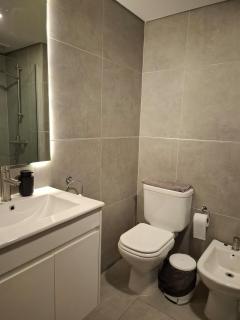 Humo - Spacious, modern and bright, in front of the mall - Montevideo - 9