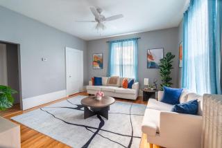 3BDR 2BA Downtown Salem with Parking - 1