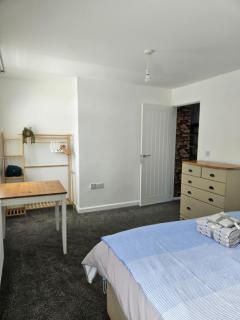 Comfy & spacious - Coventry - 7