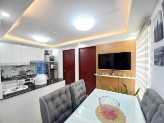 AURUM HOLISTAY DECA HOMES 2BR UNIT with FREE CAR PARK - Manila - 0