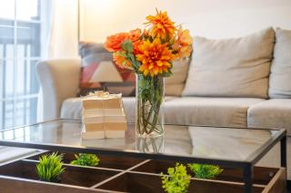 Chic and Spacious 3 Bedrooms in Griffintown - Montreal - 4