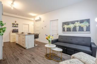 Modern Apartment in the Heart of Griffintown - Montréal - 4
