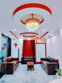Hotel Sphatic- 5 Mins from Kamta Nath Temple - - 8