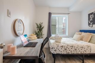 Modern 3BR in Griffintown - Montreal - 8
