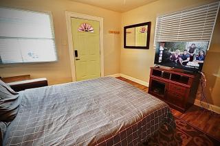Entire Home/Firm Queen Bed/3 Miles to Downtown Indy - Indianápolis - 7