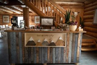 Off-Grid Mountain Lodge & 4 Cabins - Sauna, Hot Tub & Fishing - Rock Lake Provincial Park - 6