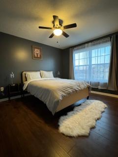 Townhouse Bridgeport Close UHC,FBI,Bridge complex - 0