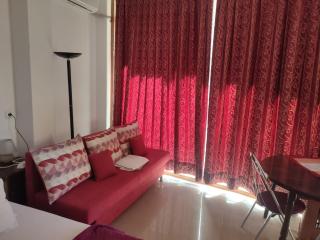 Партерни студия без обособен балкон ул Т Светослав 5 и ул България - 1