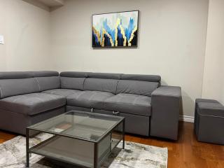 Three Bedrooms House with Free parking - 8