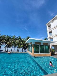 Nana Chat Bangsaen Hotel - 1