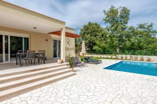 Villa Grace, a romantic single story villa with a pool - VeliGolji - 4