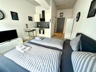 NEU MotoLoft Schwarzwaldhochstraße Zentrum Goldstadt Pforzheim Schlössle - 8