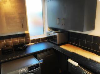 Large Double Room Free Parking - 4
