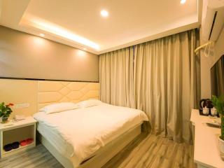 Shell Jiaxing Nanhu District Dongsheng Dong Road Moon River Street Hotel - Jiaxing - 1