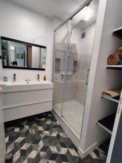 Le nid montois - centre - parking - balcon - wifi - lave linge et vaisselle - 5