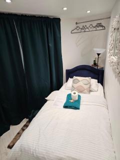 Single Cosy Bedroom in Dartford- Private Entrance for guest - Kent - 8