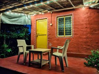 Gowri Home Stay - Hampi - 1