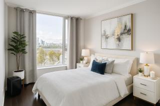 Modern One-Bedroom with City Views and Prime Location - Vancouver - 0