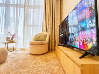 Modern Fully Furnished Apartment in Regina Tower JVC - Easy Access to JBR, Circle Mall & Dubai Hills Mall - 2