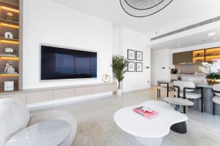 Upscale 2-BR with Sea View - Grand Bleu by Elie Saab - 4