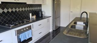 Budget Friendly Short Stay 2B - 8