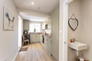 Lansdown House Long Stays Free parking and Wi-Fi - Swindon - 4