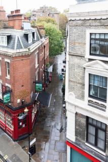 2 Bed 1 Bath Two-Story Apartment with Private Entrance - London - 0