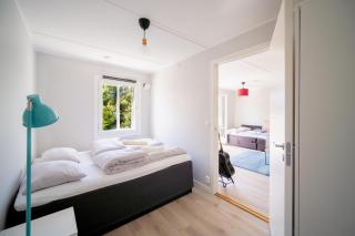 Refurbished and spacious 1 bedroom apartment - 9