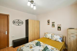 Charming City Nest - 3