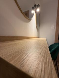 Ethra Suite 9 - 9