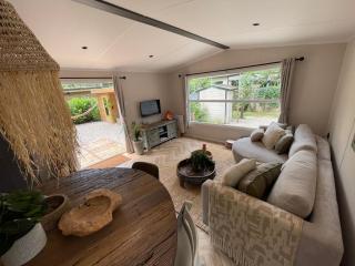 Wild Flower Wellness met privé Sauna en Hot Tub in prachtige tuin met overkapping - Hoenderloo - 2