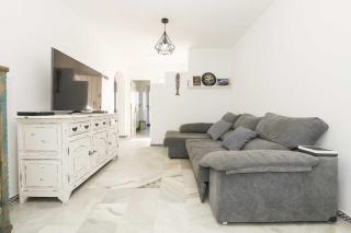 Estribor - - 3
