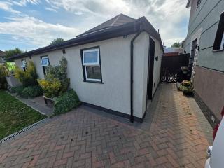 Studio one bed in Dagenham London - Dagenham - 9