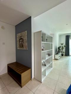 Luxury 2 BR Apartment Marina View - 9